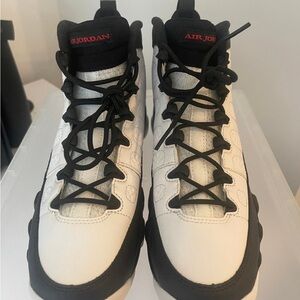 Air Jordan 9 black and white size 6.5Y
